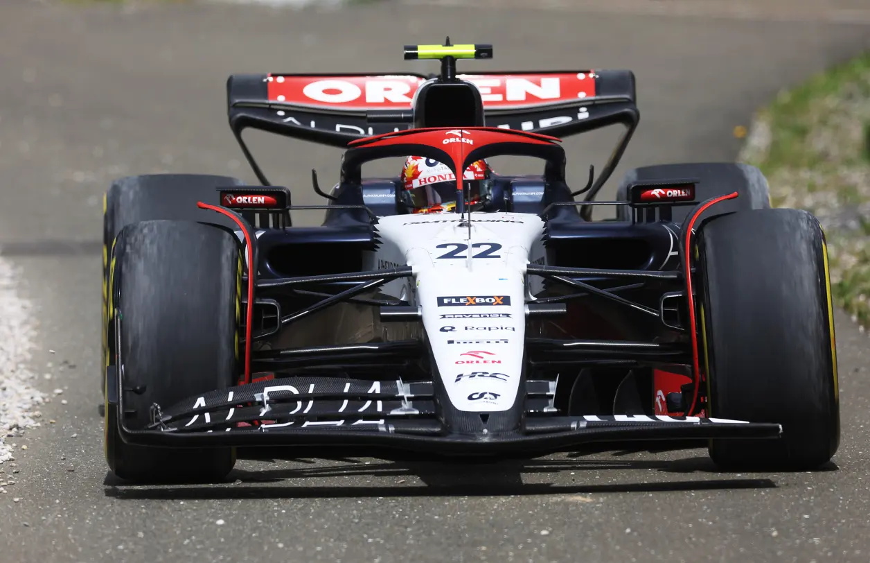 哈斯车队完胜红牛二队,阿隆索刷新纪录 哈斯车队完胜红牛二队,阿隆索刷新纪录