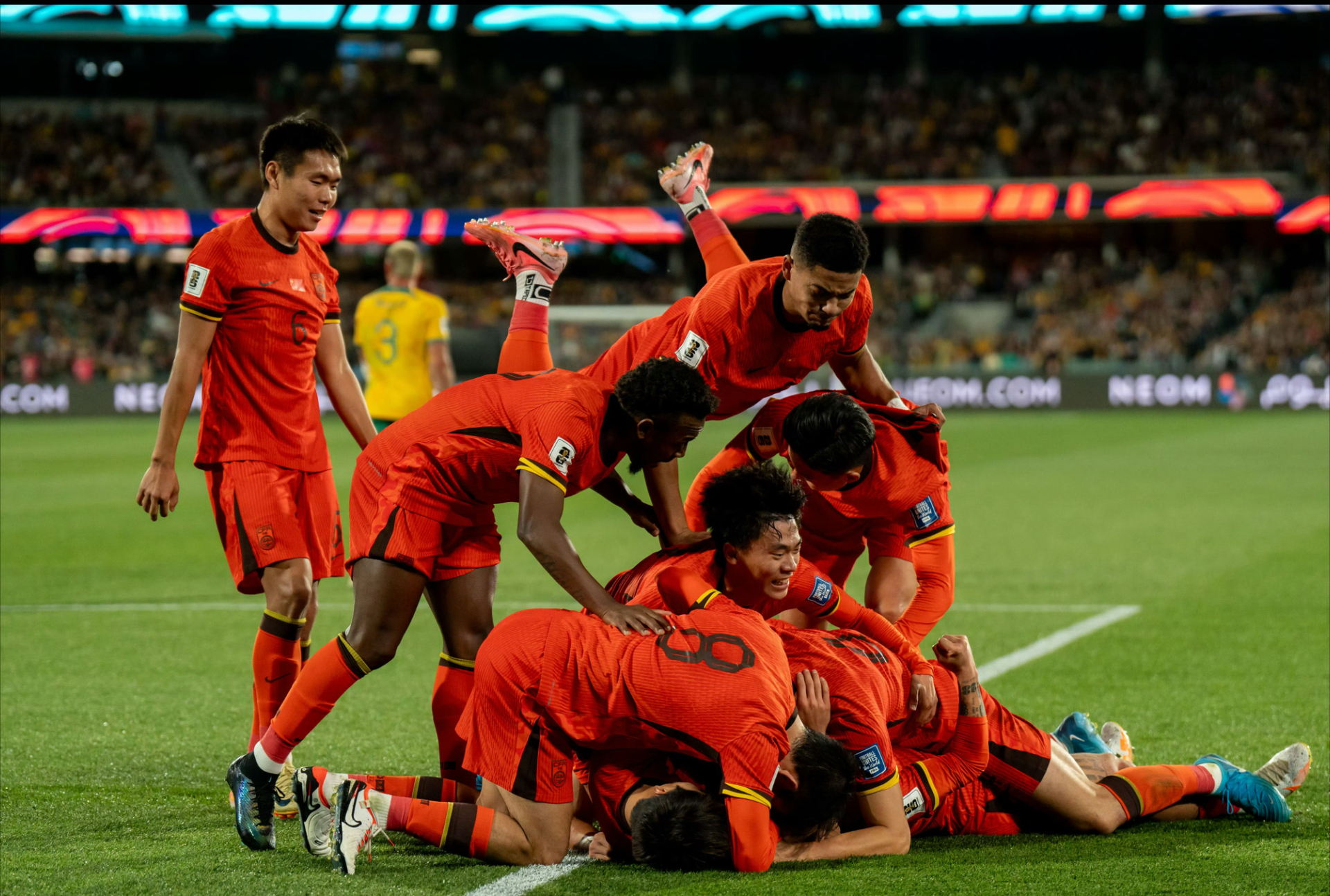 印尼队横扫中国队,郑思维刷新纪录 印尼队横扫中国队,郑思维刷新纪录