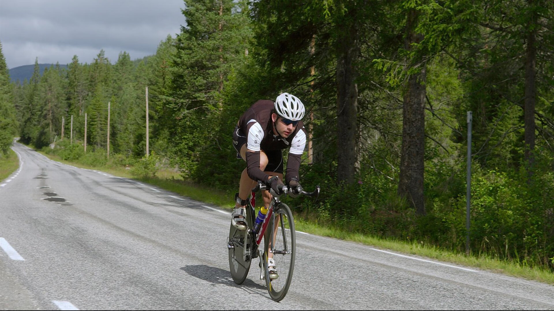开云体育中国-哈弗茨爆发唤醒沉睡意志，那不勒斯狂胜揭示足球的战争隐喻
